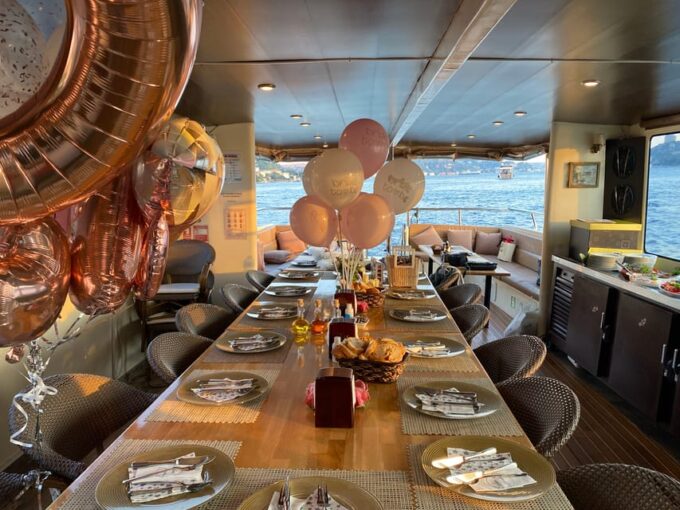 Istanbul: Private Bosphorus Boat Cruise - Luxury and Comfort on the Bosphorus