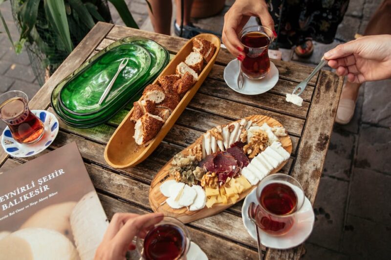Istanbul: Private Guided Food Tour With 10 Tastings - Inclusions and Extras