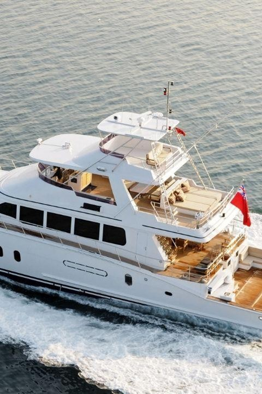 Istanbul: Private Luxury Yacht Cruise on the Bosporus - Yacht Features and Amenities