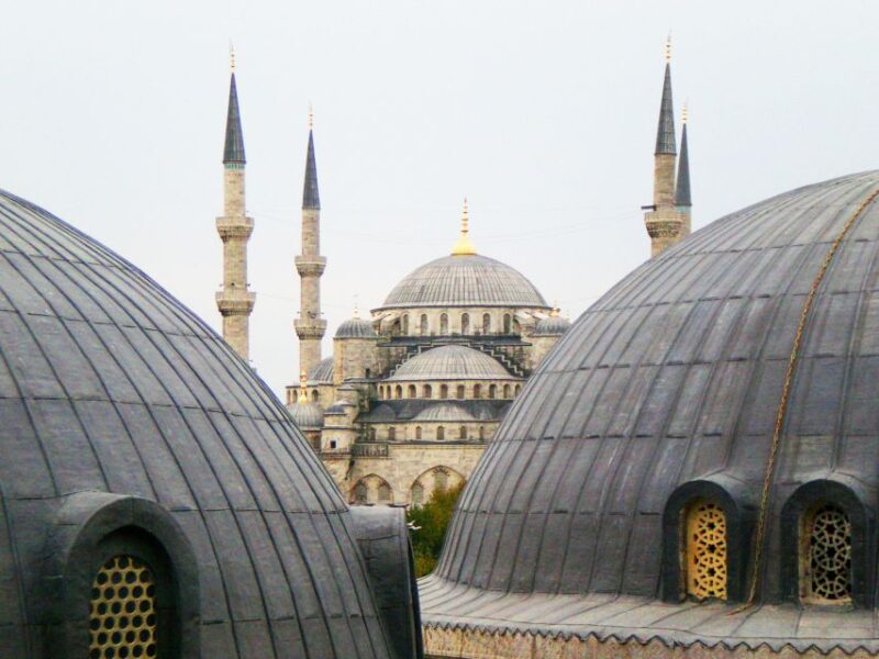 Istanbul: Private Tour of Topkapi Palace and Grand Bazaar - Explore Topkapi Palace