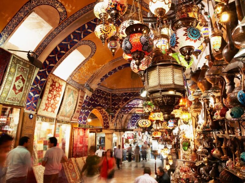 Istanbul: Private Tour of Topkapi Palace and Grand Bazaar - Treasures of Topkapi Palace
