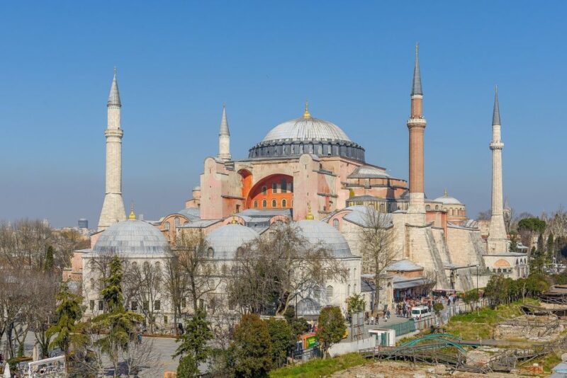 Istanbul: Self-Guided Walking Tour With Audio Guide - Discovering Local Turkish Cuisine