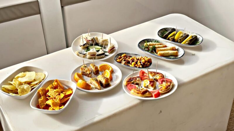 Istanbul: Sunset or Evening Sightseeing Cruise & Audio Guide - Accessibility and Dietary Accommodations