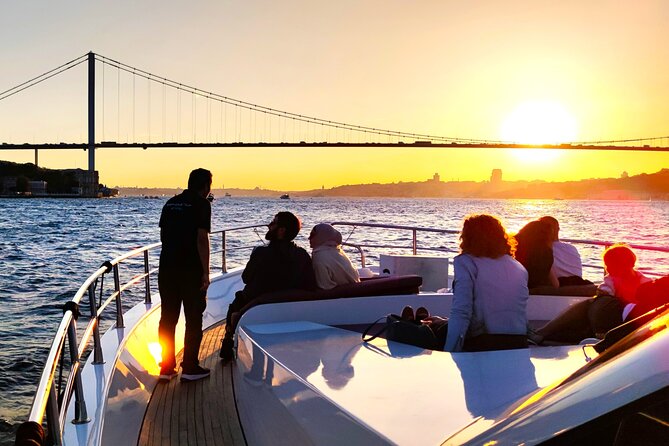 Istanbul Sunset Yacht Cruise on the Bosphorus - Inclusions and Offerings