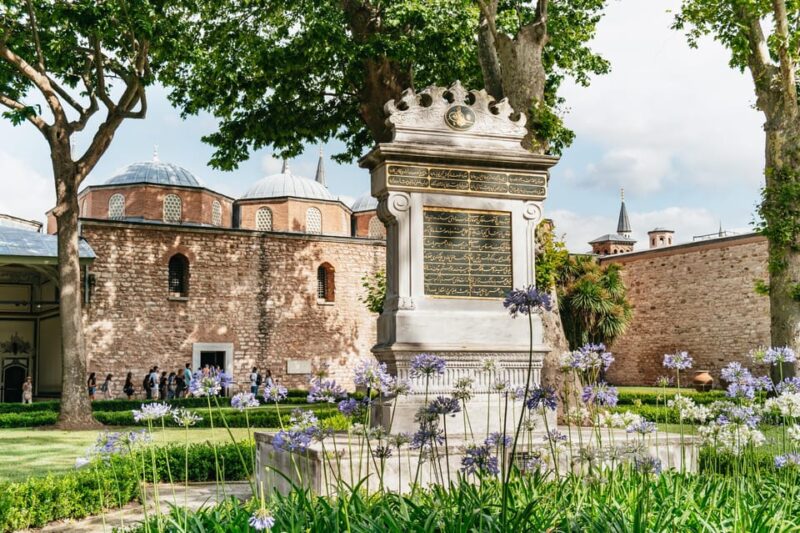 Istanbul: Topkapi Palace and Harem Guided Tour With Ticket - Highlights and Experience