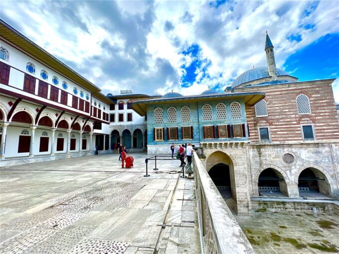 Istanbul: Topkapi Palace and Harem Tour With Skip-The-Line - Frequently Asked Questions