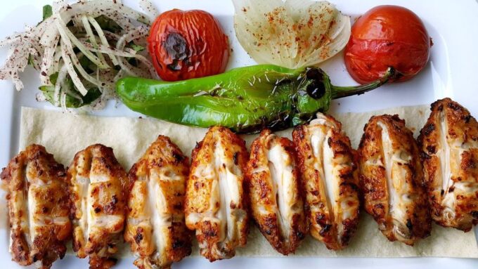 Istanbul: Turkish Food Tour in Kadikoy Across the Bosphorus - Discovering Kadikoy Neighborhood