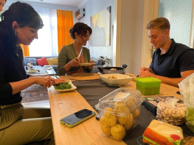 Istanbul: Vegan/Vegetarian Cooking Class With Locals at Home - Key Points