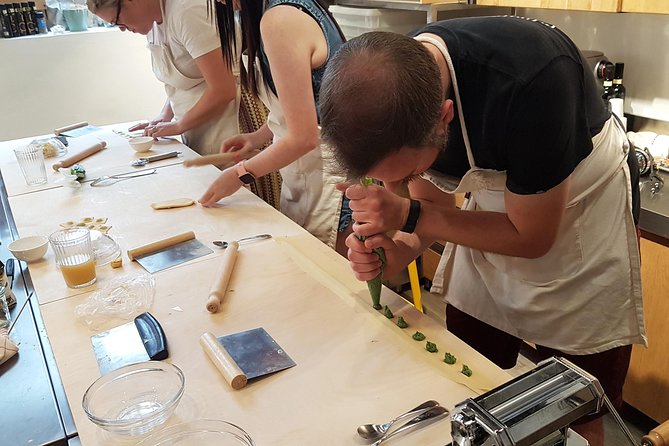 Italian Cocktail + Art of Making Pasta Cooking Class In Unique Milan Location - Accessibility and Logistics