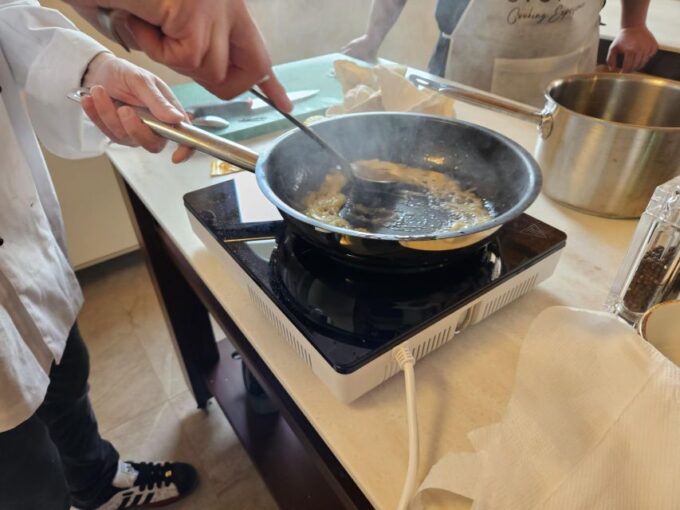 Italian Gnocchi and Ice Cream Class With Lunch or Dinner - Scenic Setting and Atmosphere
