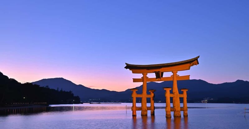 Itsukushima Shrine Special Nighttime View & Bugaku Performance - Itsukushima Shrine After-Hours Tour