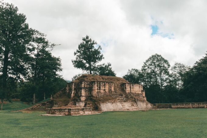 Iximche and Antigua Day Tour - Exploring Iximché