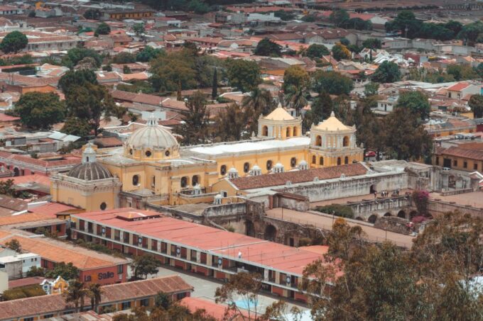 Iximche and Antigua Day Tour - Exceptional Guide Service