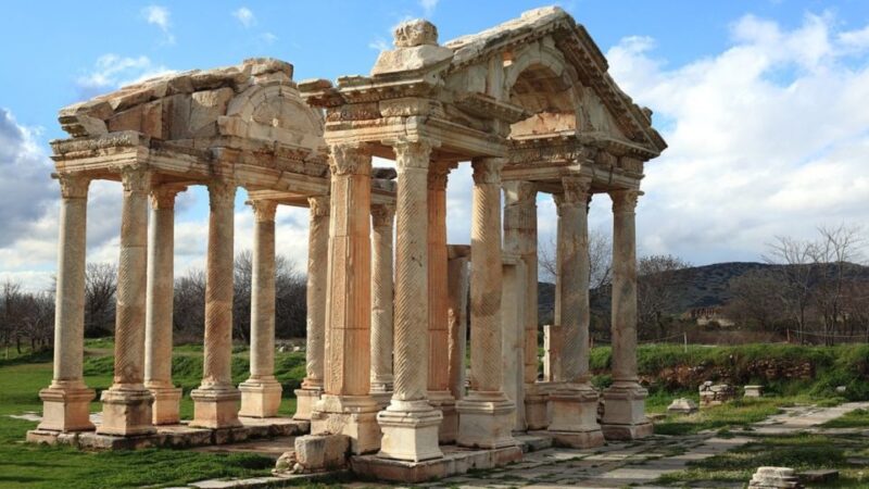 Izmir: Private Romantic Tour - Local, Charming Guide