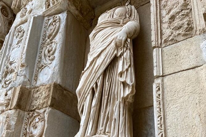 Izmir to Private Ephesus - Artemission Temple-Mother Marys House - Discovering the Temple of Hadrian