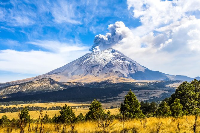 Iztaccihuatl Volcano Hike With an Alpinist - Professional Guide Spotlights
