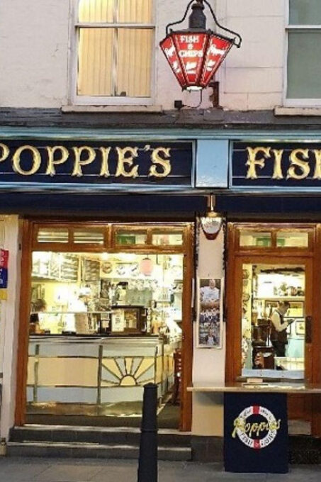 Jack the Ripper Walks + Expert Ripperologist + Fish & Chips - Meal at Poppies Restaurant