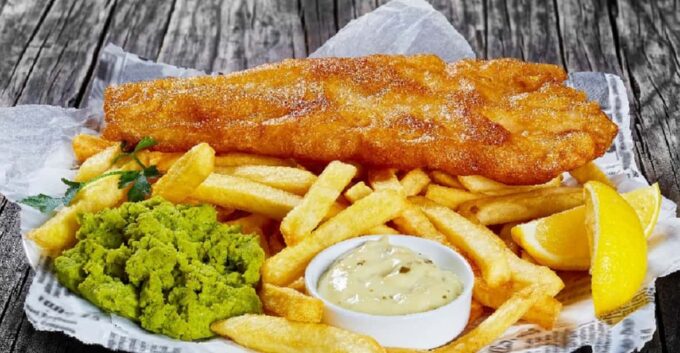 Jack the Ripper Walks + Expert Ripperologist + Fish & Chips - Guided Tour With Tablet