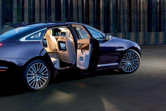 JAGUAR Chauffeur Car Service to Laguardia Airport - Booking Information