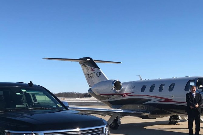 JAGUAR Chauffeur Car Service to Laguardia Airport - Getting to LaGuardia Airport