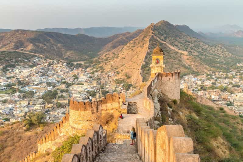 Jaipur: Amber Fort Hawa Mahal and Jantar Mantar Tour - Itinerary Details