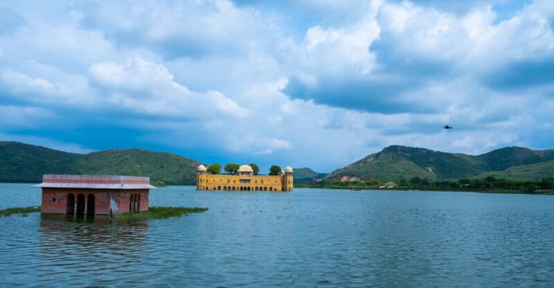 Jaipur: Amber Fort, Jal Mahal & Stepwell Private Tour - Itinerary and Highlights