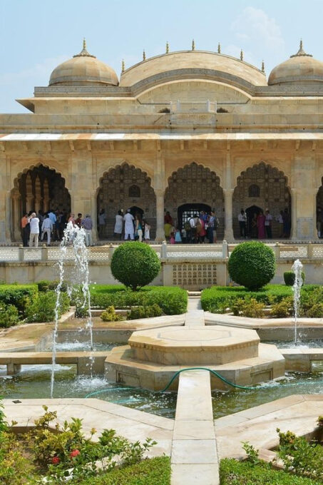 Jaipur: Amber Fort, Jal Mahal & Stepwell Private Tour - Exploring Amber Fort