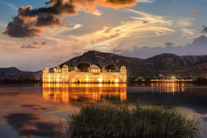 Jaipur Amer Palace, Jal Mahal & Stepwell Private Half-Day Tour - Explore Jaipurs Iconic Landmarks