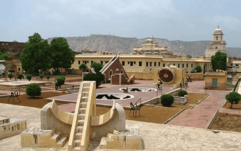 Jaipur City Tour Explore the Pink City Include Guide & Meals - Amber Fort