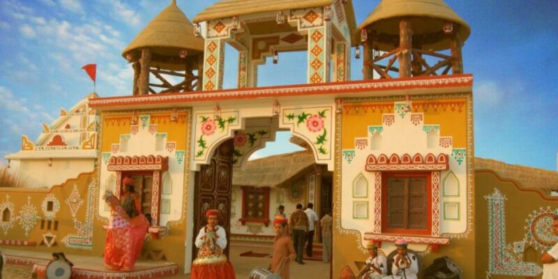Jaipur: Evening Tour and Dinner at Chokhi Dhani - Immersive Folk Activities