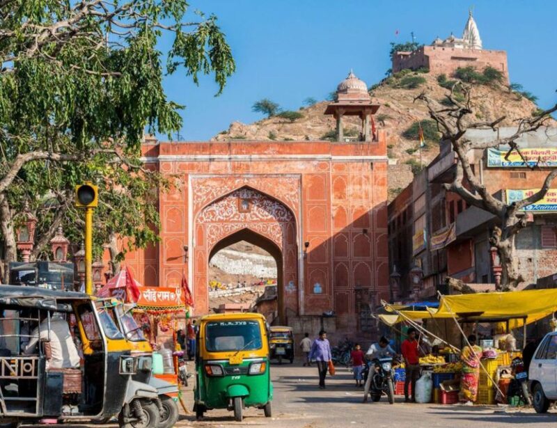 Jaipur: Exclusive Private Shopping Tour With Pick-Up & Drop - Shopping Experience