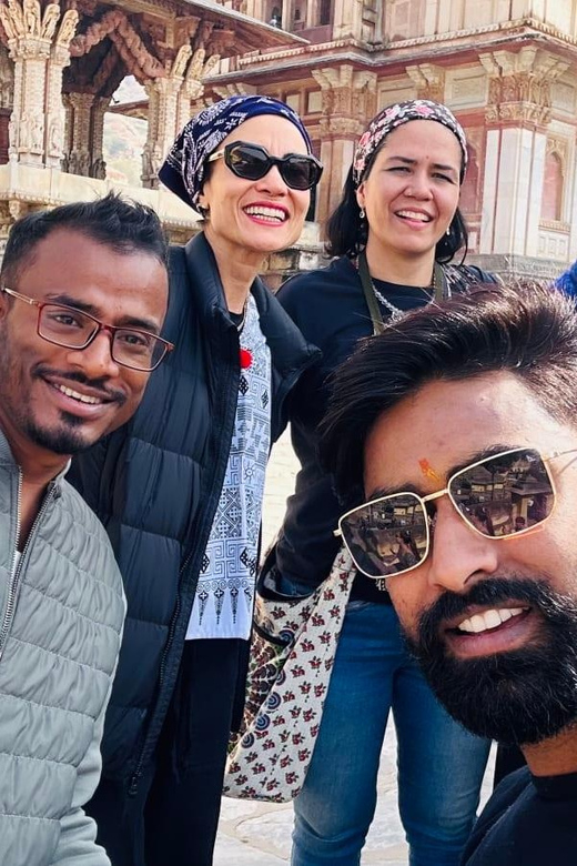 Jaipur: Govt. Approved Private Tour Guide for Jaipur Tour - Amer Fort Exploration