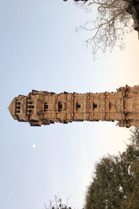 Jaipur: Guided Chittorgarh Fort Tour With Drop At Udaipur - Historical Insights and Photo Opportunities