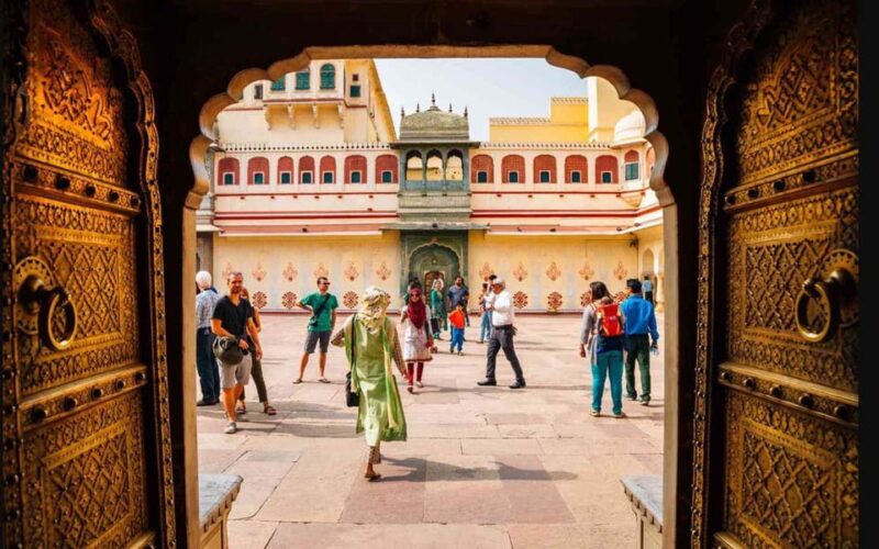 Jaipur Guided Tour 2 Days Overnight From : Delhi - Highlights