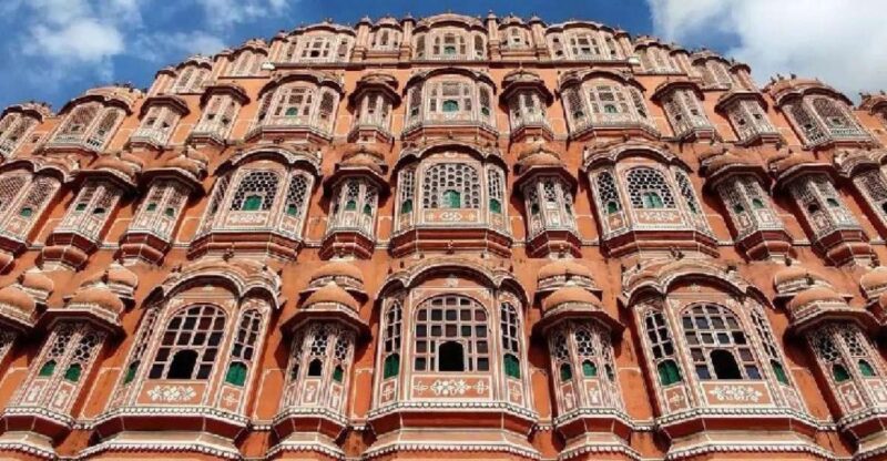 Jaipur Half-Day Tour Amer Fort, Jal Mahal & Stepwell - City Palace Guided Tour
