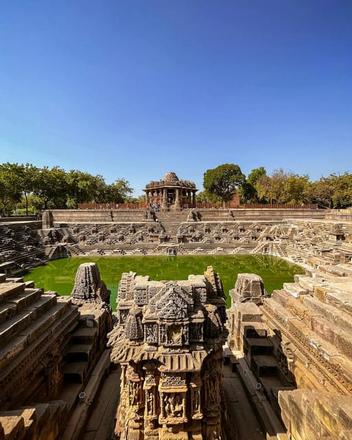 Jaipur Half-Day Tour to Amer Fort, Jal Mahal & Stepwell - Amber Fort Exploration