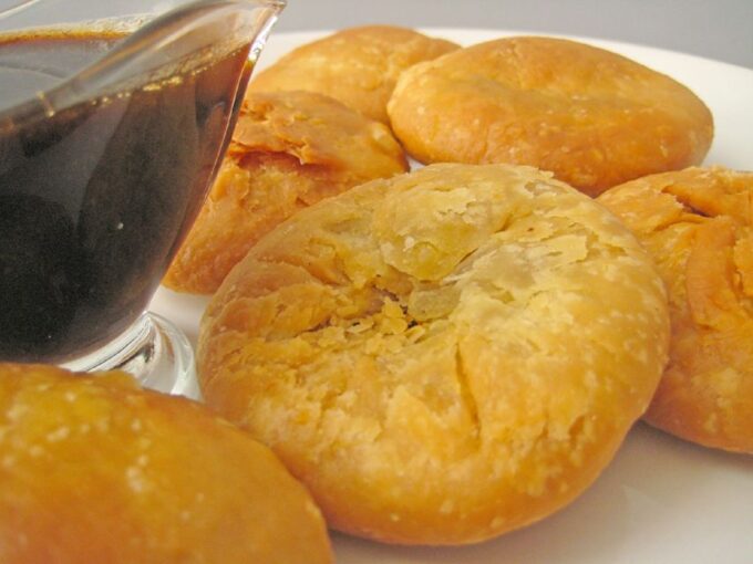 Jaipur: History Street Food Tour With Local Guide - Savoring Authentic Delicacies