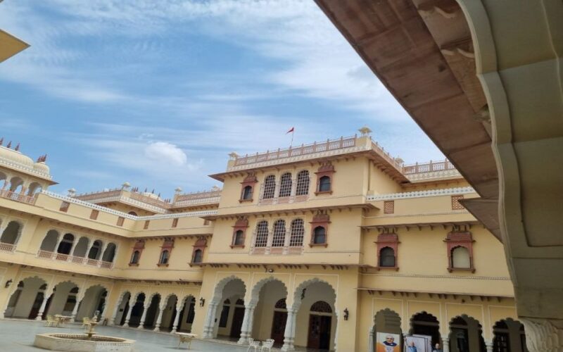 Jaipur Local Sightseeing With Expert Tourist Guide & Lunch - Amber Fort Exploration