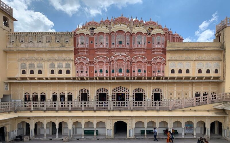 Jaipur Local Sightseeing With Expert Tourist Guide & Lunch - Hawa Mahal Discovery