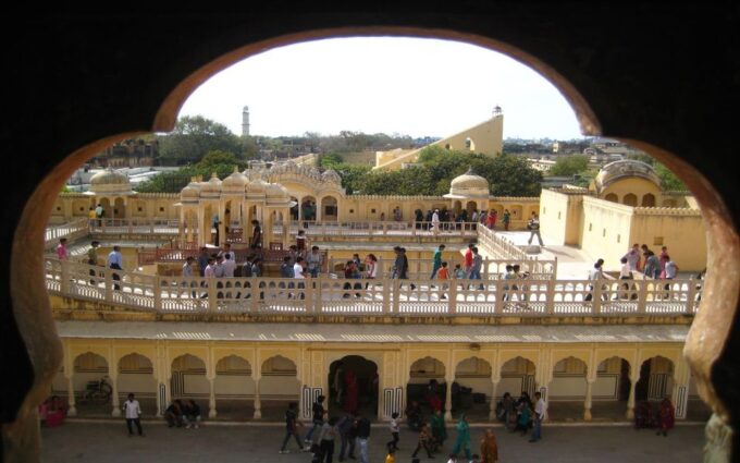 Jaipur Local Sightseeing With Expert Tourist Guide & Lunch - Jantar Mantar Observation