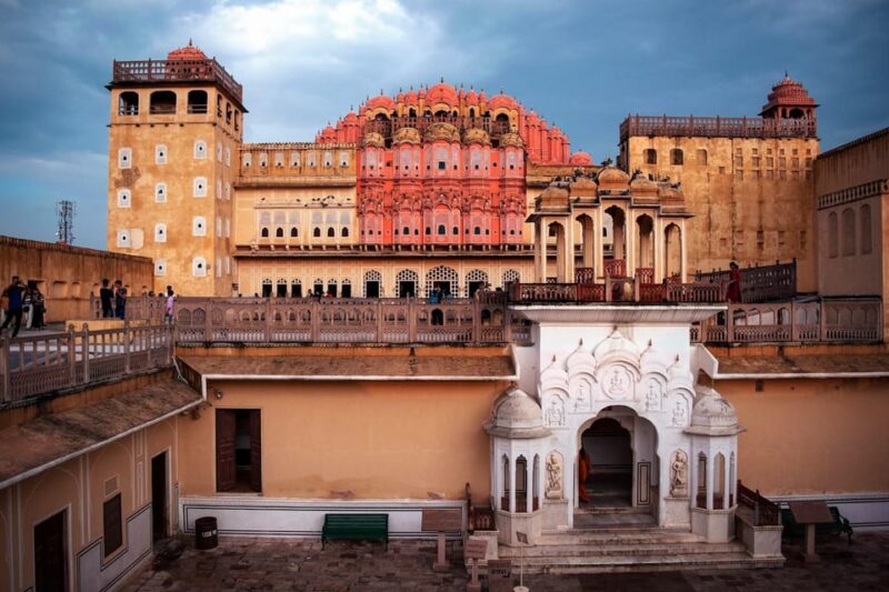Jaipur: Private Amber Fort, Jal Mahal and Stepwell Tour - Amber Fort