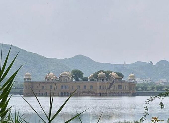 Jaipur: Private Luxury 2-Days City Tour With Guide by Car - Reservation and Payment Options