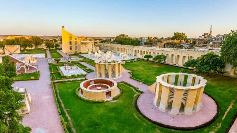 Jaipur: Private Luxury Full Day Guided City Tour By Car - Key Points
