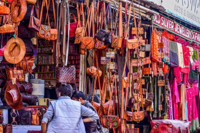 Jaipur: Private Shopping Tour by Tuk Tuk - Pickup and Drop-off Options