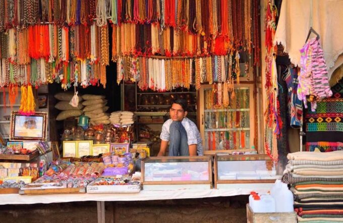Jaipur: Private Shopping Tour With Pickup & Drop - Unique Souvenirs