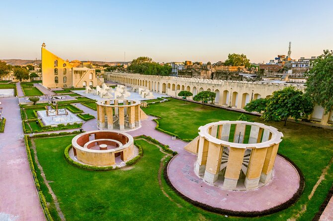 Jaipur Tour From Delhi: A Review - Accommodation and Meals