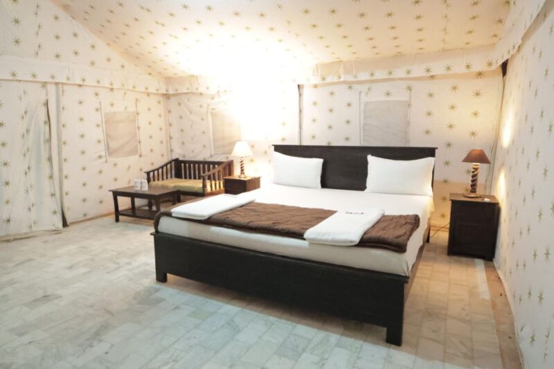 Jaisalmer: Luxury Camping in the Desert - Key Points