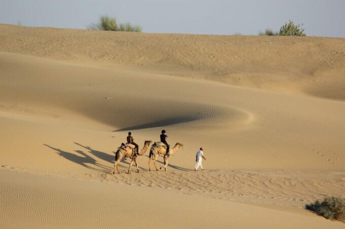 Jaisalmer: Luxury Camping in the Desert - Rajasthani Cultural Show