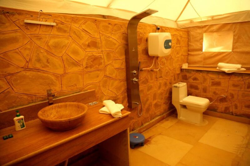 Jaisalmer: Romantic Night With Luxury Desert Camping - Included Services