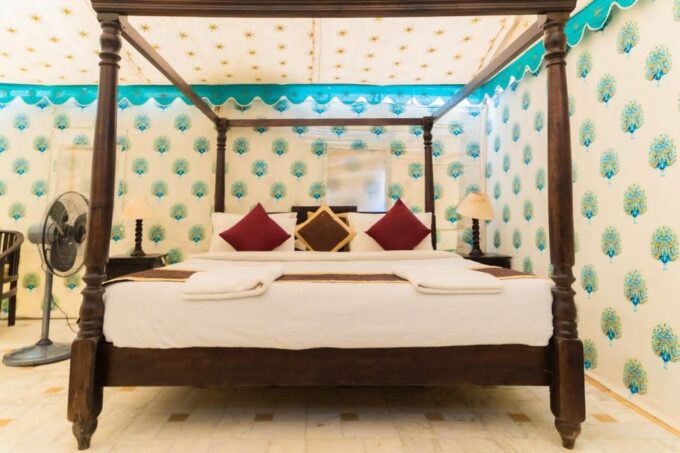 Jaisalmer: Romantic Night With Luxury Desert Camping - Pickup and Transportation